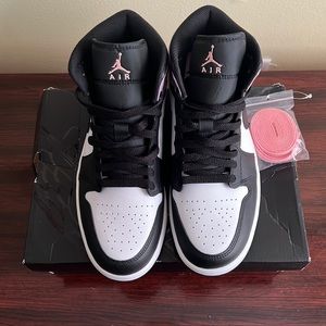 Men’s 8.5, Women’s 10 Air Jordan 1 (black/bleached coral-white)